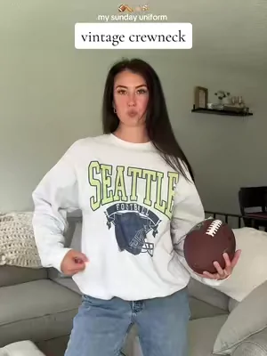 We’re ready for another Seahawk superbowl win 💪🏼🦅 #footballtiktok #footballoutfit #womensfashion #OOTD  