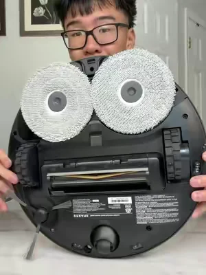 Dreame’s robot vacuum is here😳 #dreame #dreamevacuum #robotvacuum #CleanTok 