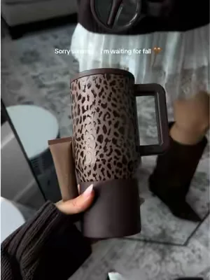 #hydrojug #hydrojuggirl #leopardprint #brownaesthetic 