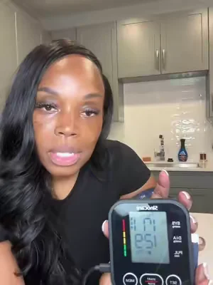 Don’t ignore what your body is trying to tell you. ❤️ A few minutes can make all the difference. This portable blood pressure monitor is small enough to take anywhere, so checking your numbers is quick and easy. If you’ve been feeling “off,” please get checked. Your health comes first. 💙 #bloodpressurecheck #portable #sinocare #SelfCare #takecareofyou 