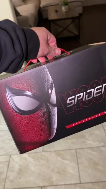 Remote controlled Spiderman mask!  10/10 #custume #halloweencostume #spiderman #mask #facecover 