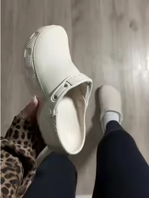 🍂🧸☕️ #Crocs #CrocsCraftedClog #Clogs #Shoes 