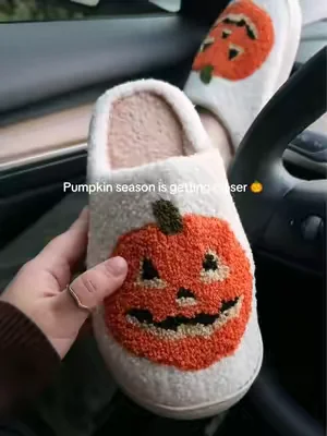 Witches, we’re almost home 🎃🕷️🦇 #dealsforyoudays #fallaesthetic #halloween #autumnfashion #slippers 