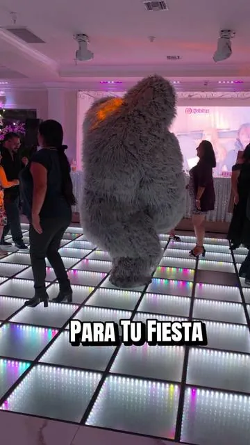 8.2 ft giant fashionable inflatable gorilla costume set with diamond design mascot outfit #gorilla #costume #birthdayparty #partyrentals #quinceañera 