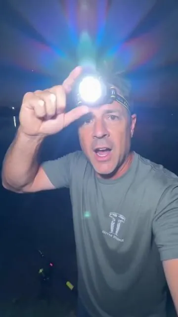 5 colors: white, yellow, blue, red, UV · 1000m throw · 150㎡ flood · 5 nights on one charge · twist zoom · motion sensor · stepless dimming · 120° tilt · 3‑color side light with strobe.#headlamp #fivecolorheadlamp #flashlight #nightfishing 