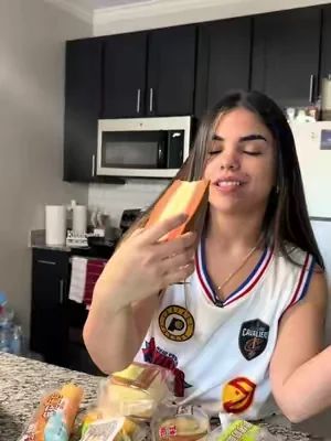 Los dulces más exóticos y ricos de aquí de TikTok #assorted #sweet #box #dulces #dulcesexoticos 