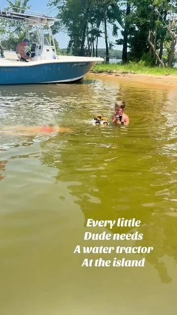 Every little bit needs a water tractor.  @LongShineShop #kidswatertoys #watertractor #waterrccar #tiktokshopcreatorpicks #dealsforyoudays  