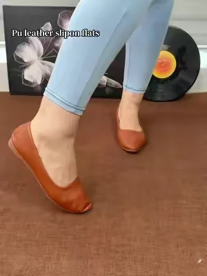Put leather slipon flats#flatshoes #flats #sliponshoes #comfyshoes #tiktokmademebuyit 