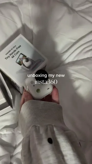 definitely bringing this with me everywhere now  . ݁᭝ ՟ ⊹ .  enjoy the discount before it ends in two days! ☁️ #日常 #aesthetic #minivlog #vloggingcamera #dealsforyoudays 