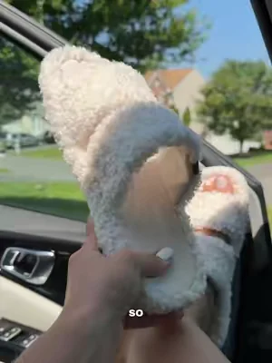 If you have sweaty feet these slippers are AMAZING plus they are so freaking comfortable on your feet and have memory foam! @EverFoams-US #SummerVibes #tiktokshopcreatorpicks #slippers #womensshoes #SummerWins 