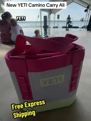 The YETI Camino Carryall tote is the ultimate beach bag, pool bag or gear hauler! Waterproof, easy to clean an ultra durable. #yeticaminocarryall #yeticamino #beachbag #poolbag #yeticamino50 @YETI 