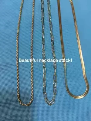 Layered necklaces are the way to go!!!! So cute #tewicky #necklaces #necklacestack #goldnecklace #goldjewelry 