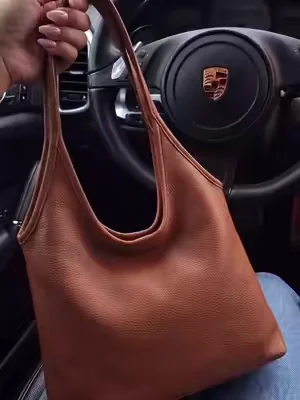 The product is in the cart, my dear friends. #womenbags #handbags #bags #womenbag #bag 