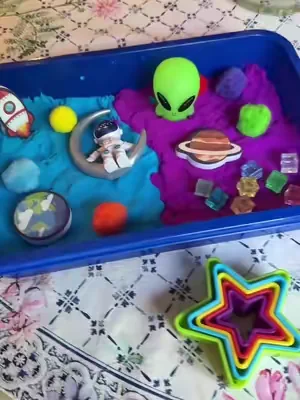 THE BEST!!  #sensorybin #screenfreeplay #sensory #MomsofTikTok #momlife 