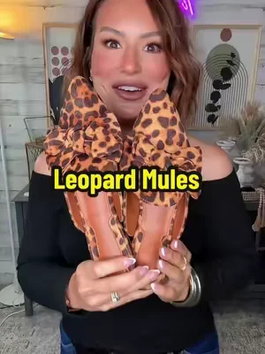These leopard print mule slip on shoes will be my go to, especially when the Fall rolls around!! So comfortable and so affordable! I’m a true to size 9 wearing the size 9. @Coutgo #mules #sliponshoes #leopardprint #coutgo #ttsacl 