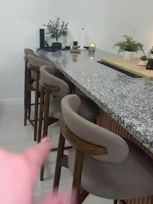 7658378601674329374