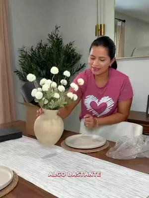 Base de cerámica un diseño moderno y minimalista disponible en 2 diseños #vase #homedecor #dealsforyoudays #tiktokshopcreatorpick #summerwins @Ivydale 