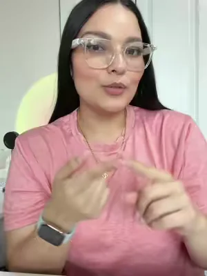 Estos lentes de VUB no solo tienen filtro de luz azul para proteger tu vista frente a las pantallas, sino que también: ✨ Se oscurecen con el sol (lentes polarizados/fotocromáticos). 📞 Tienen altavoz integrado para escuchar música y responder llamadas. 🗣️ ¡Incluyen función de traducción #Tech #SmartGlasses #LentesInteligentes #Gadgets #Tecnologia 