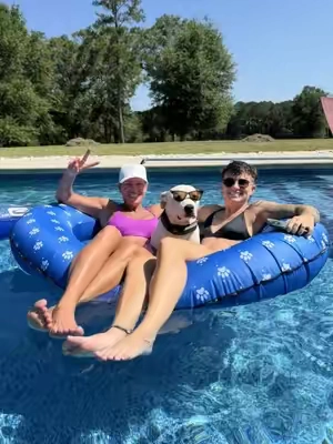 This is how you celebrate the 4th of July weekend!!!  Sister vibes and dog floats!!!  Let’s gooooo 🏊‍♀️ 🐶  #dogsoftiktok #floats #pooltime #fyp #viraltiktok  @Dono4pet  @ali_burgess 