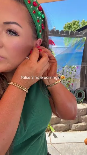 These look like a stacked ear without needing multiple piercings… and I’m obsessed. ✨ They give that effortless, elevated jewelry look while still being lightweight enough for everyday wear. I’ve been reaching for these nonstop because they instantly make any outfit feel a little more put together. @PAVOI  #PAVOI #JewelryFinds #EverydayJewelry #GoldHoops #TikTokShopCreatorPicks