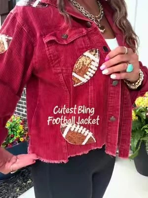 Football season starts in 2 months so don’t wait till last minute @Ommig #croppedjacket #footballseason #footballmom #gamedayoutfit  
