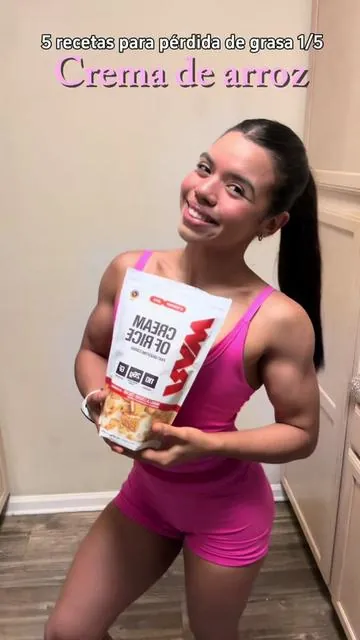 Heey, adoloridos! 💕  Lo prometido es deuda, ustedes pidieron recetas y yo obedezco. Hace 2 semanas comencé un déficit leve para bajar mi porcentaje de grasa y ustedes me acompañaran en el proceso, así que comenzamos esta serie con mi crema de arroz, les aseguro que es de mis comidas favoritas cuando quiero algo dulce y la de @getrawnutrition es exquisita. Ya saben que pueden utilizar mi código de descuento: FITBYREBE10 en todos sus productos y en esta serie les estaré mostrando mis favoritos. Espero que disfruten las recetas y las pongan en práctica. 💗 #RAWcollective  #fitnessmotivation #fitnessjourney #fitness #healthyrecipe