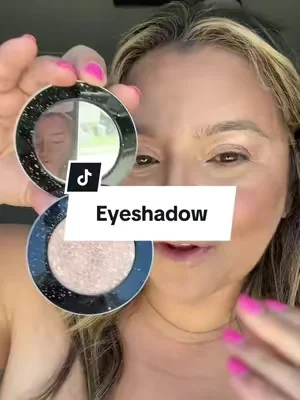 Microchromic eyeshadow cover the lids really good #eyeshadow 