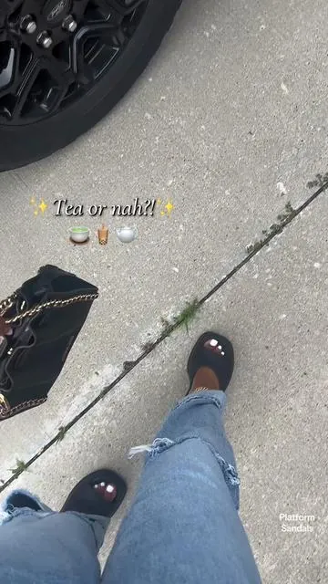 Platform sandals #platformshoes #platformsandals #jellyshoes #EasyReturnsEveryTime #tiktokshopcreatorpicks @Melissa Official 
