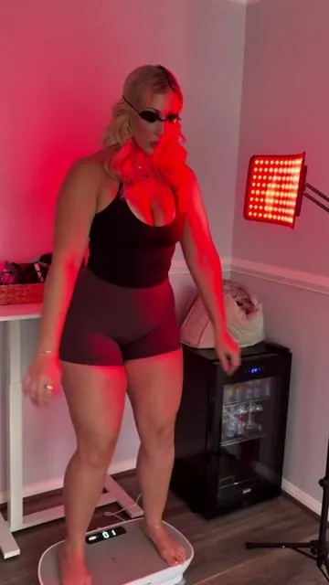 Did you know all the benefits of red light therapy? Theres so much more too and with just 20-30min a day you can receive all these benefits!  #redlighttherapy #redlight #wellness #wellnessroutine #wellnesstok 