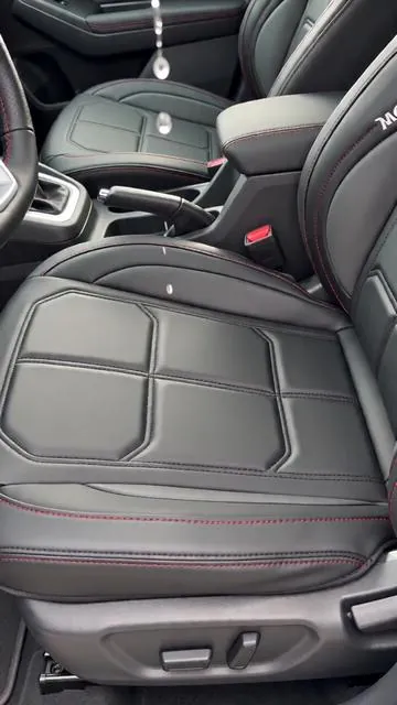 ¿Tus asientos de coche necesitan un upgrade? 🤩 Dale una nueva vida a tu interior con estas fundas de asiento de cuero PU de alta calidad. ¡Son impermeables y resistentes a las manchas para una limpieza súper fácil! ✨ Con cobertura total para los cinco asientos y ajuste universal, tu coche lucirá impecable. Protege tu inversión con estilo y durabilidad. ¡Añade al carrito ahora! 🛒 #FundasDeAsiento #ProteccionCoche #DealsForYouDays #AIGC #Moras