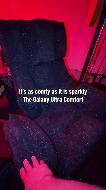 Comfort can make all the difference when you’re spending hours at your desk. From the plush cushioning and reclining backrest to the flip-up armrests and footrest, this chair is built for work, gaming, and everything in between. #DeskSetup #GamingRoom #HomeOffice #OfficeChair #WorkFromHome