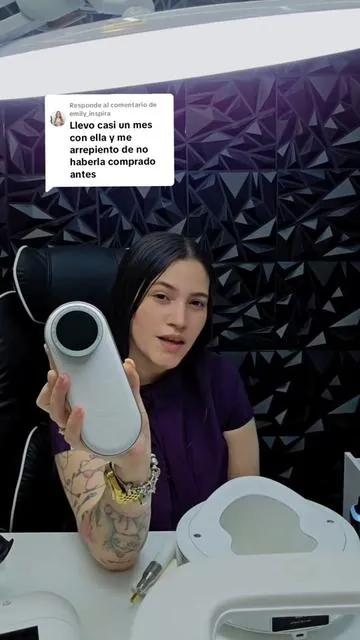 Respuesta a @emily_inspira  Batería de larga duración: Equipado con con una batería de polímero de litio que proporciona hasta 12 horas de funcionamiento Control de precisión: Cuenta con un sistema de vástago de precisión de 3 mm para una extracción y pulido precisos con brocas profesionales Función de Parada Automática: Viene con un chip inteligente que detiene el taladro automáticamente cuando se retira de la base, mejorando la seguridad y la eficiencia. Juego completo: Incluye múltiples accesorios como piezas de mano, estuche de almacenamiento, adaptadores y brocas para una solución completa para el cuidado de las uñas. Operación silenciosa: Incorpora control de precisión de IA para reducir la vibración y el ruido para un entorno de trabajo más silencioso Rendimiento de alta velocidad: Ofrece una velocidad máxima de 50.000 RPM para una eliminación más rápida del gel y una mayor eficiencia en el salón. #tiktokshopcreatorpicks #manicure #nailsartvideos #nailart #nail 