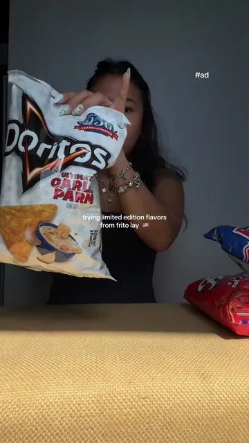 #ad THESE ARE SO GOOD @Frito-Lay Brands  #fritolay #limitededition #chipflavors 