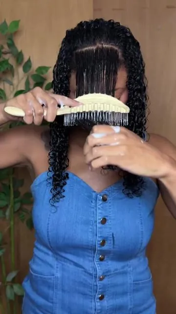 The curl clumps are doing all the talking… 😍 I’ve been testing the NEW Bounce Curl Detangle Define EdgeLift Brush, and I completely understand why everyone has been waiting for a launch like this!! Detangling in the shower was a breeze…and then the way it glides through my curls creating these smooth, defined clumps when I style…I’m speechless! It has made wash day feel so much easier. 🛍️ Shop here before it sells out! @BounceCurl  #bouncecurl #bouncecurlpartner #bouncecurlresults #washandgo #tiktokshopcreatorpicks 