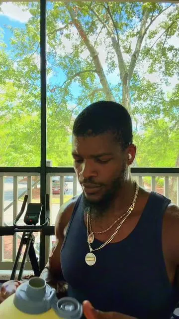 Stay hydrated without the constant refills. 💧 I never leave for the gym, a run, or a long day without my Under Armour Sideline 1-Gallon Jug. It’s BPA-free, built tough, has a leak-resistant locking spout, and keeps me on track to hit my daily water goals. If you’re serious about your fitness and hydration, this is one upgrade you’ll use every single day. Grab yours before they’re gone! 💪🔥 #UnderArmour #WaterJug #HydrationGoals #GymEssentials #TikTokMadeMeBuyIt