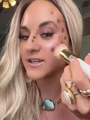 Wow the difference this bronzer and blush makes #bronzer #blush #blushandbronzer #glowymakeup 