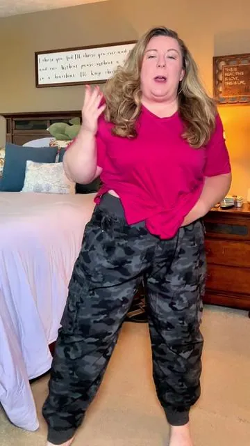 These pants are so light and breathable. They’re perfect for summer. I ordered too big. So order true to size or even size down. I absolutely love them though. #camopants #midsizefashion #womensfashion #comfypants 