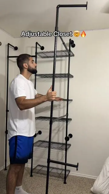 Adjustable closet 🤯🔥 #closet #roomdecor #organize #closettour #closetorganization 
