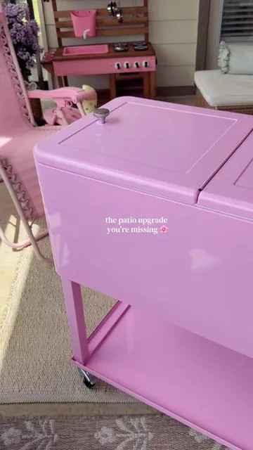 She’s so pretty 😍  @Best Choice Products, Inc. #rollingcooler #cooler #icechest #TikTokShopCreatorPicks #partytime 