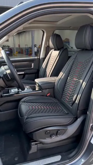 ¿Cansado de que el interior de tu camioneta se ensucie? 😫 Dale a tu Chevy Silverado o GMC Sierra una capa extra de protección con estas fundas de asiento completas. Diseñadas para cabinas dobles de 2007 a 2025, cubren tus asientos delanteros y traseros por completo. Son impermeables y duraderas, ideales para mantener tu interior impecable. ¡No dejes que el desgaste arruine tu vehículo! 🛡️ Compra ahora y mantén tu camioneta como nueva. #FundasParaPickup #ProtectorAsientos #DealsForYouDays #AIGC #Moras