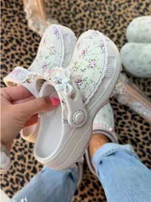 Tiny crocs 🤭🩷 #kidsshoes #crocs #floralprint #matchingshoes #falldealsforyou @Crocs 