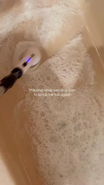 Literally saves my back and knees. My life has been forever changed✨ #electriccleaningbrush #cleaningbrush #electricbrush #cleantok #tubcleaning 