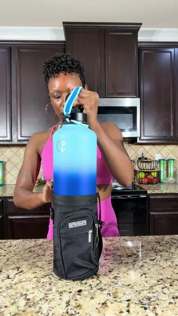 Grab your water and keep your phone, keys, and other essentials in one place with the hydro pal stainless steel water bottle. #waterbottles #stainlesssteelwaterbottle #stayhydrated #drinkwater 