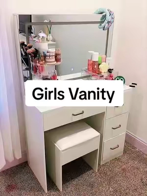 The perfect girls vanity! Christmas in July is coming up so why not go ahead and snag this one! #girlsvanity #makeupvanity #teenvanity 