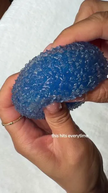 blue slushyyyy @Pawtoto #asmr #slushy #mochiball #squishy 