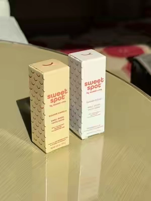 Yummy 😋  @Sweetums  Golden vanilla & sugar cloud  #vanillaperfume #edibleperfume #solidperfume #perfumetiktok #perfumereview 