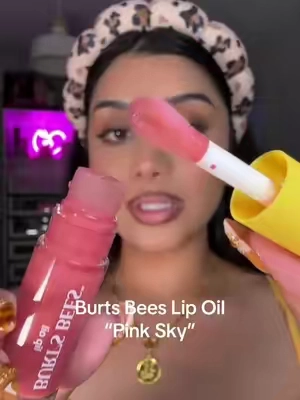 @burtsbeesUSA #burtsbeeslipoil #affordablelipcombo #fyp #dealsforyoudays 