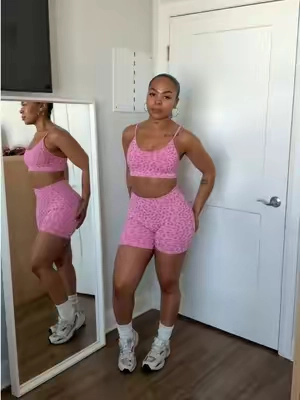 I got my pink cheetah set @AUROLA 🩷 #gymfashion #workoutwear #gymoutfits #Aurola #Activefashion 