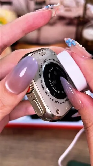 Un práctico reloj inteligente para el uso diario. Tiene modos deportivos, notificaciones, y un diseño limpio#smartwatch #usefultech #fitnesswatch #dealsforyoudays #spotlightfinds 