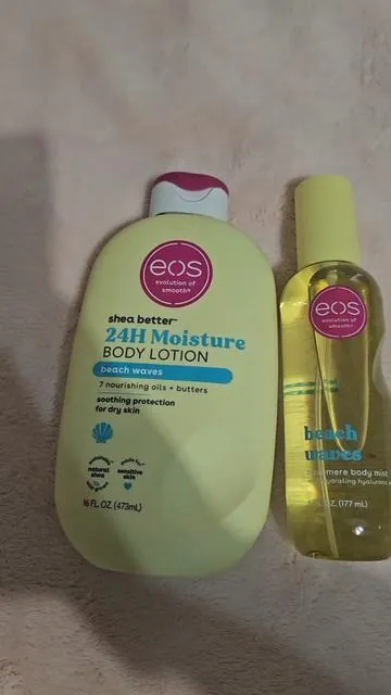 I finally got my hands on the new @eos Products and smells so good. They way this pineapple smells you definitely need this apart of your collection. Link is down below get yours🥰🥰 #eosbeachwaves #neweos #eos #fragrancetiktok 